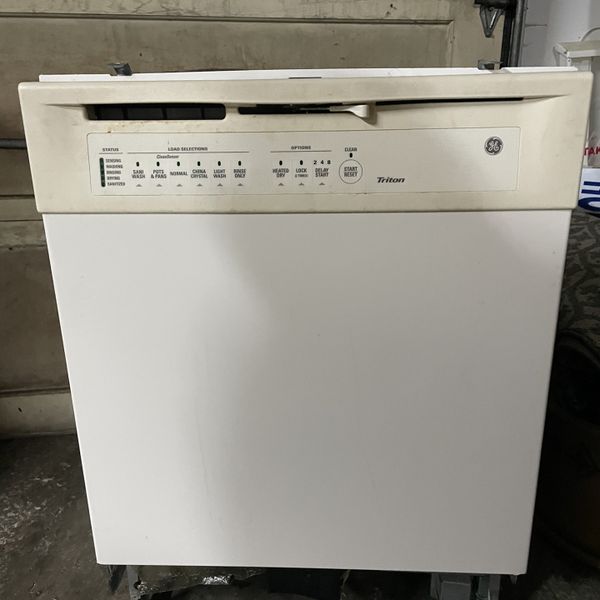 Bisque/Cream Color GE Dishwasher Works Great! for Sale in Olympia, WA