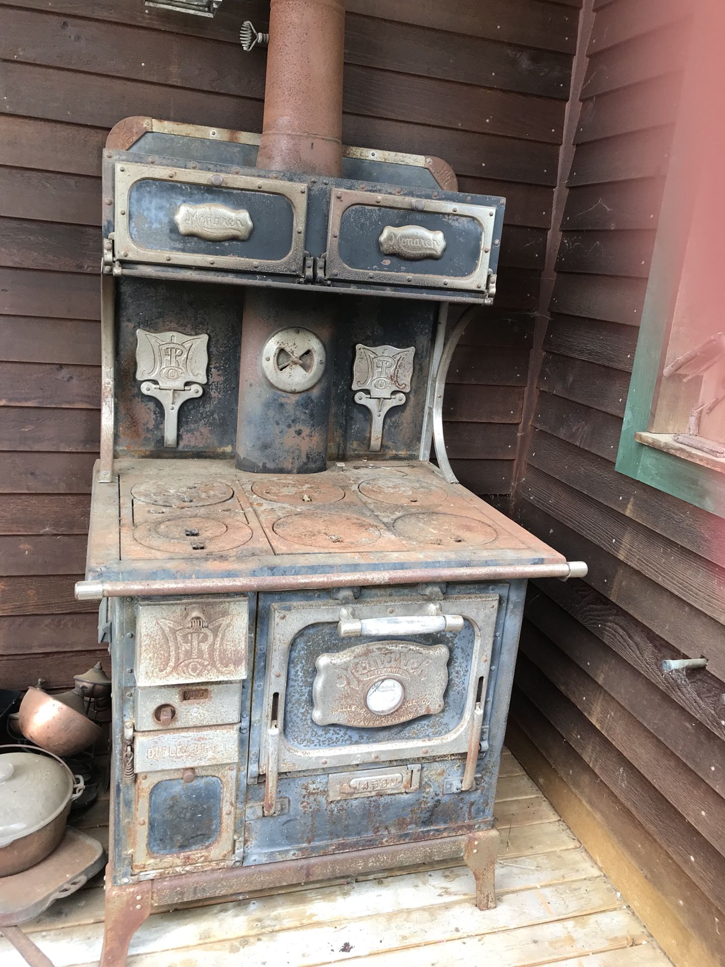 Monarch wood stove for Sale in Graham, WA - OfferUp