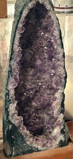 18 inch tall amethyst geode