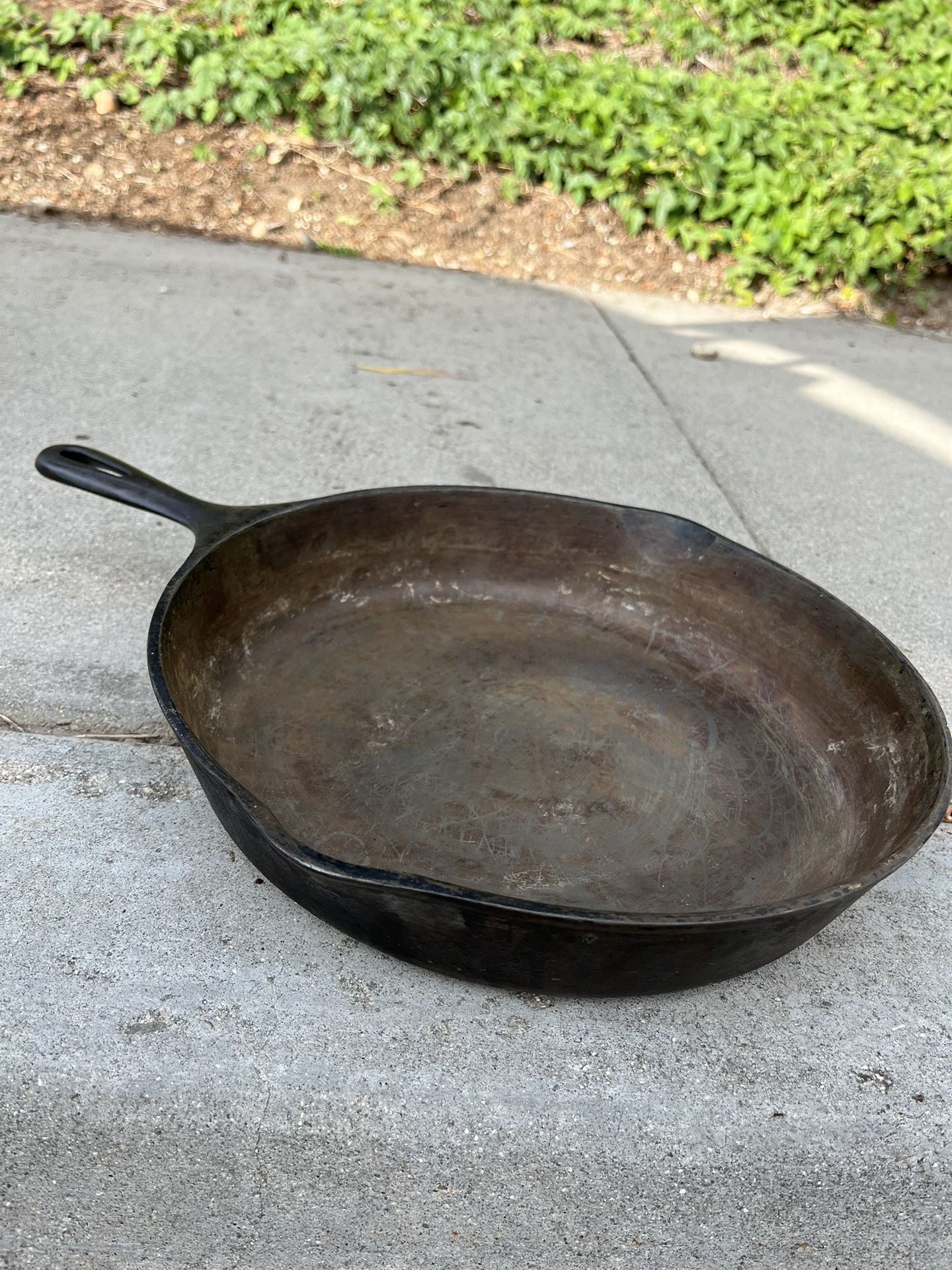 Cast-Iron 11-3/4-Inch Skillet with Iron Handle