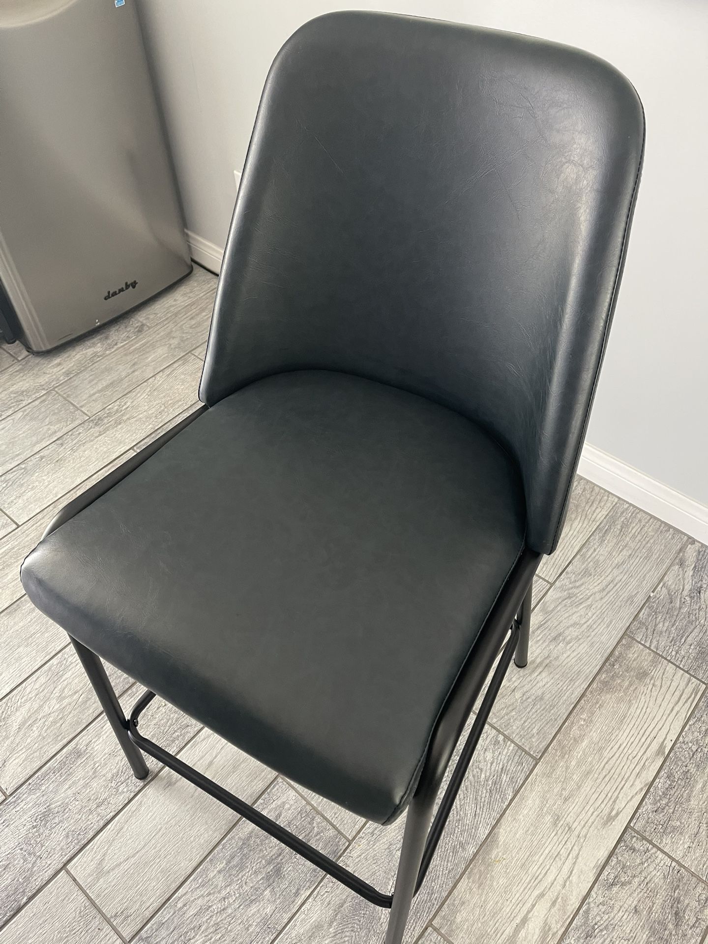4 Counter Height Bar Stools