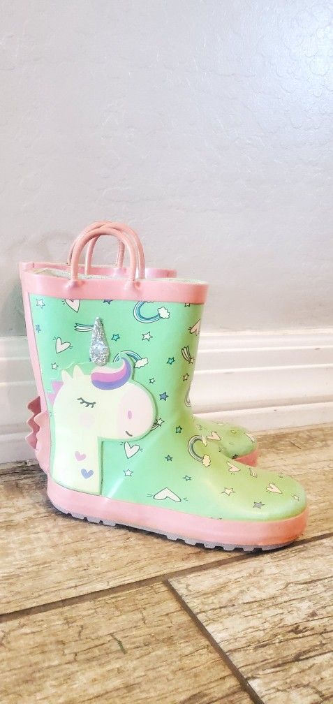 Kids Size 31/13 Unicorn Rainboots