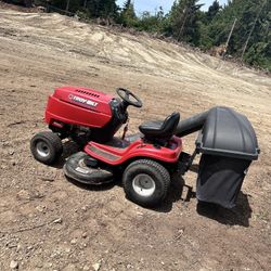 Troy Built (craftsman) Riding Lawn Mower With Bagger. 