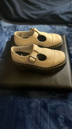 New Dr. Martens Women’s Sz 7 Bethan Pisa Leather Platform  Shoes Vintage Taupe