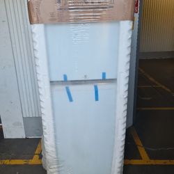 24"Apartment Refrigerator Brand Newin Box