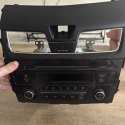 2013 Nissian Altima Radio