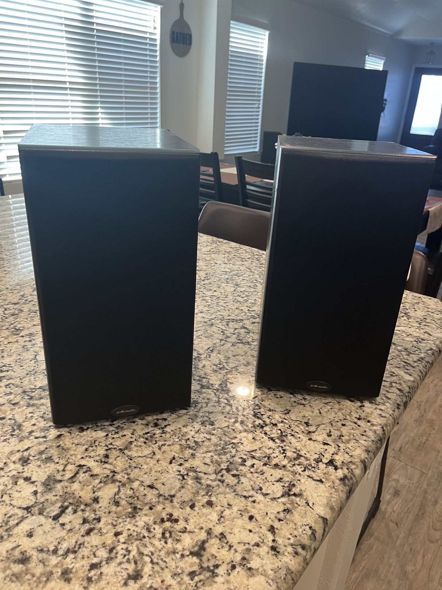 Polk Rt 351 Bookshelf Speakers