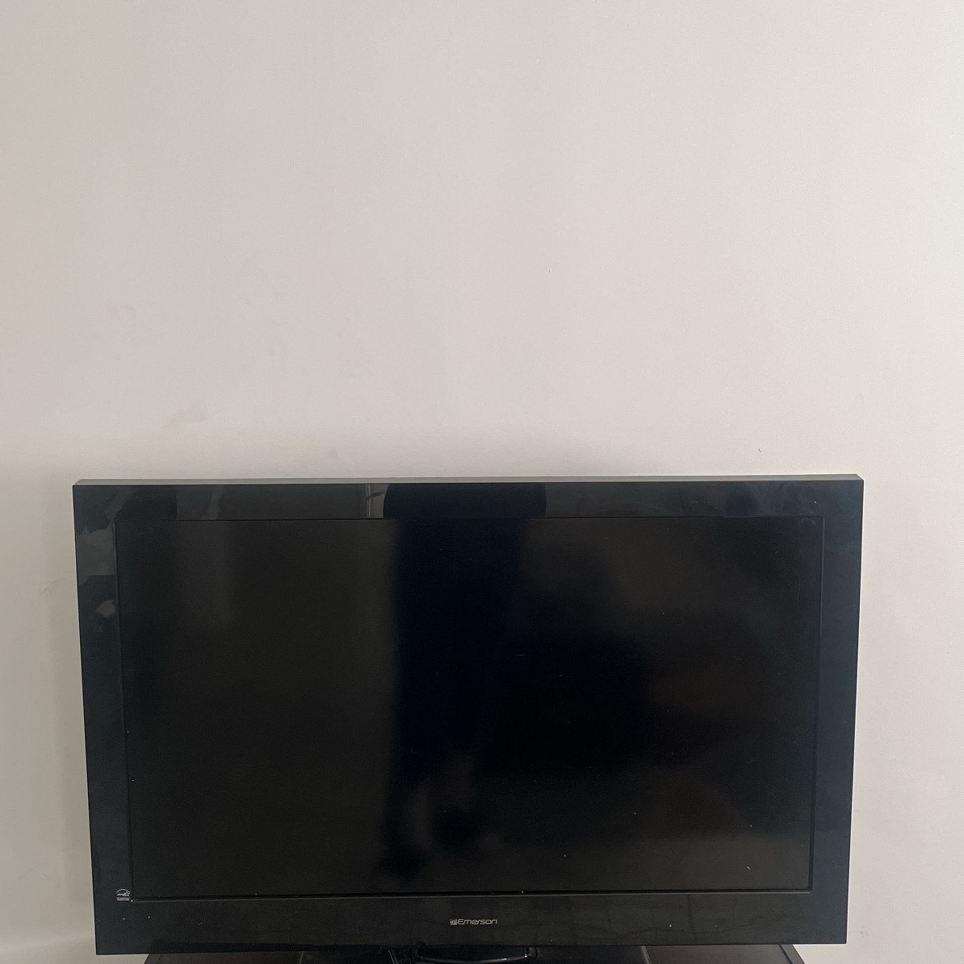 40 Inch TV( NOT FLAT SCREEN)