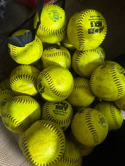 52-300 usa  slowpitch soft balls