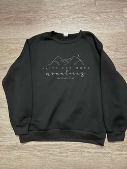 Women’s XXL Black Crewneck Sweatshirt