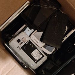 Old Bulk Random Untested Phones  40+ 