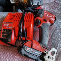 Firm Price 🛑 Milwaukee M18 Fuel 1/4" Impact Drive Used Good" Batt&Charger Included. Precio Firme 🛑 
