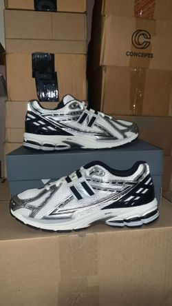 Brand New men's new balance 1906R silver metallic sizes 8.5,9,9.5&10 available