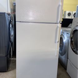 Hotpoint Refrigerator Top Freezer White 