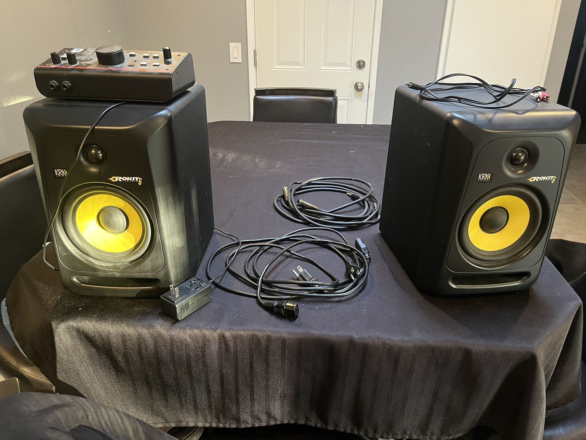 KRK Rokit 6 Studio Monitors - Full Setup