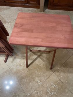 Folding table