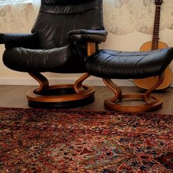Ekornes Stressless Chair and Ottoman Black  Leather 