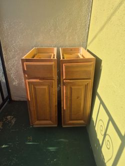 Kitchen cabinet