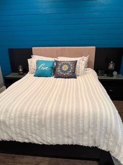 American Signature Bedroom Set