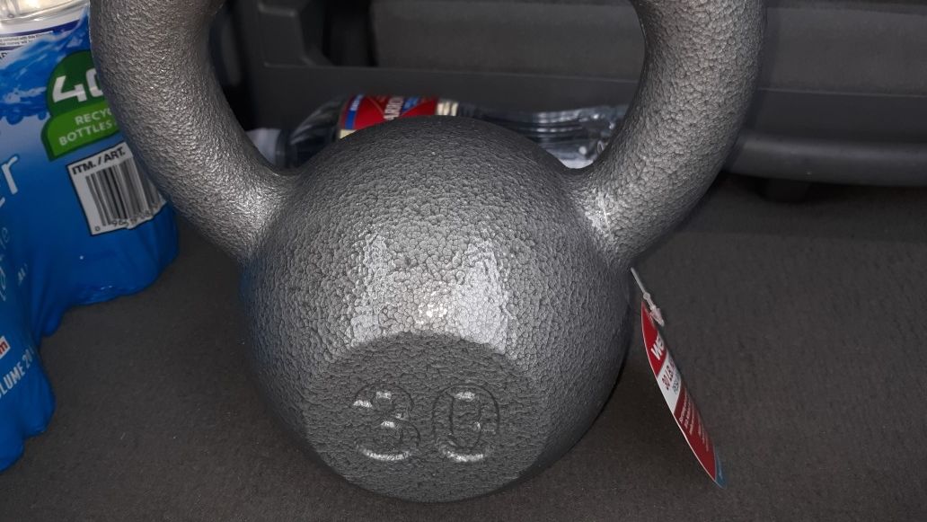 BRAND NEW Weider cast iron kettlebell, 30lbs