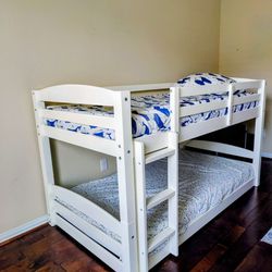 Solid wood Twin over Twin Bunk Bed with New Mattress 