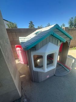 Free playhouse
