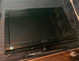 28 Inch TV (2010s Flat Screen) + Wall Mount Kit