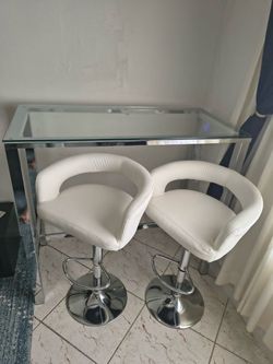 Bar table and 2 chairs