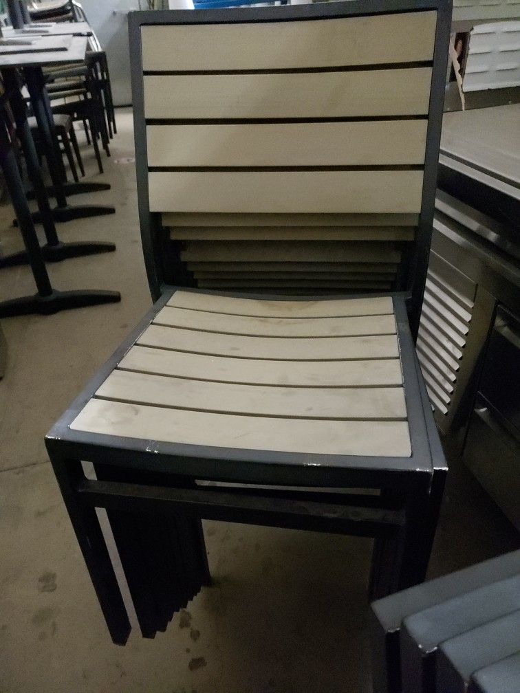 Used (20) Patio Chairs 