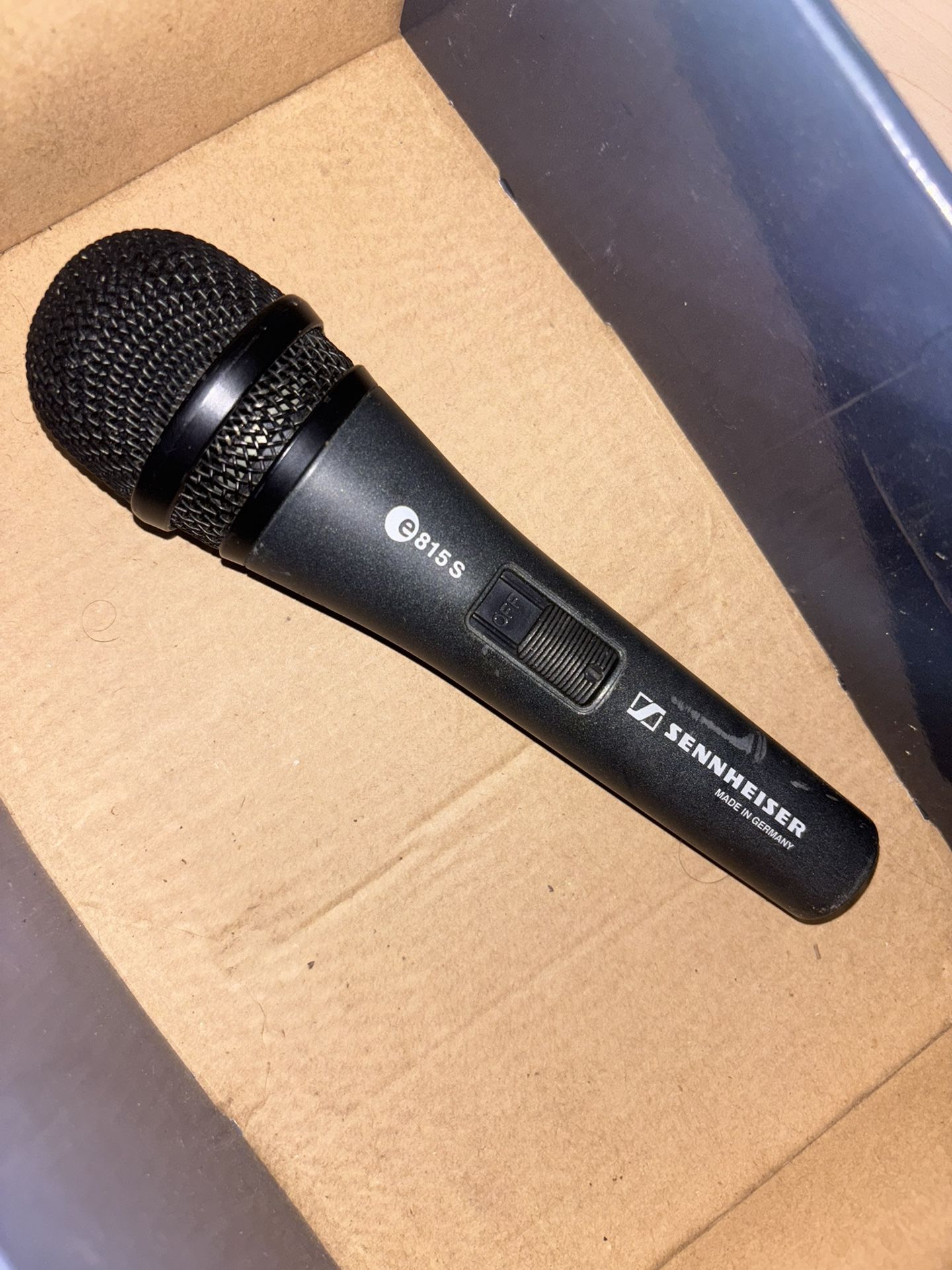 Microphone