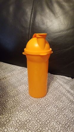 Tupperware bottle