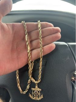 Gold thick Milano Jesus chain