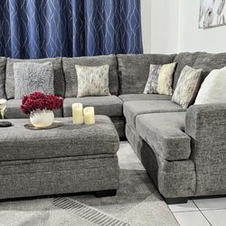 🆓🚚 XL 4 Piece Grey Rooms To Go Sectional With Ottoman