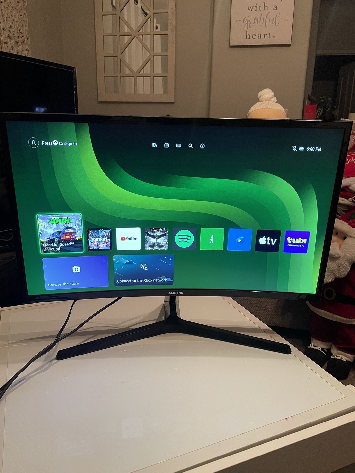 Samsung 27” Curved Monitor