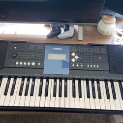 PSR-E333 Keyboard , Power Chord and Sustain Pedal