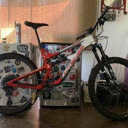 2023 Intense Primer 275 Expert Mountain Bike - Large frame, Barely Used