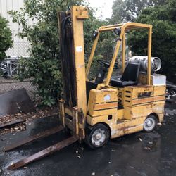 Forklift 