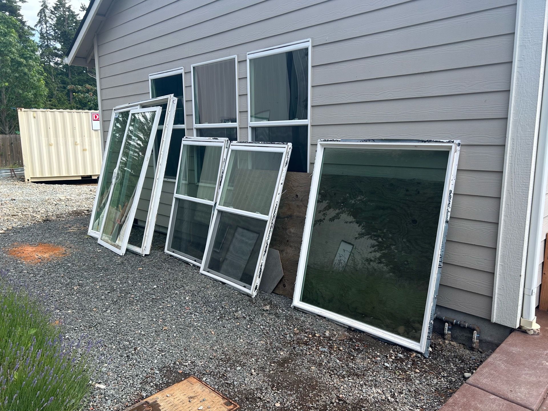 Windows/ Sliding Glass Door