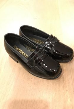 Boys toddler formal patent shoe - size 10