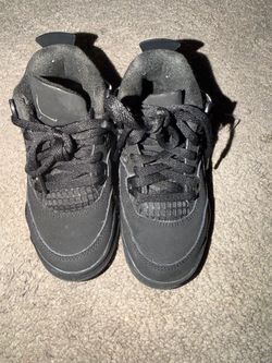 Kids black cat Jordan’s size 11