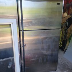 Used REFRIGERATOR 