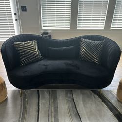 Stylish Modern 3-Piece Living Room Set With Rug