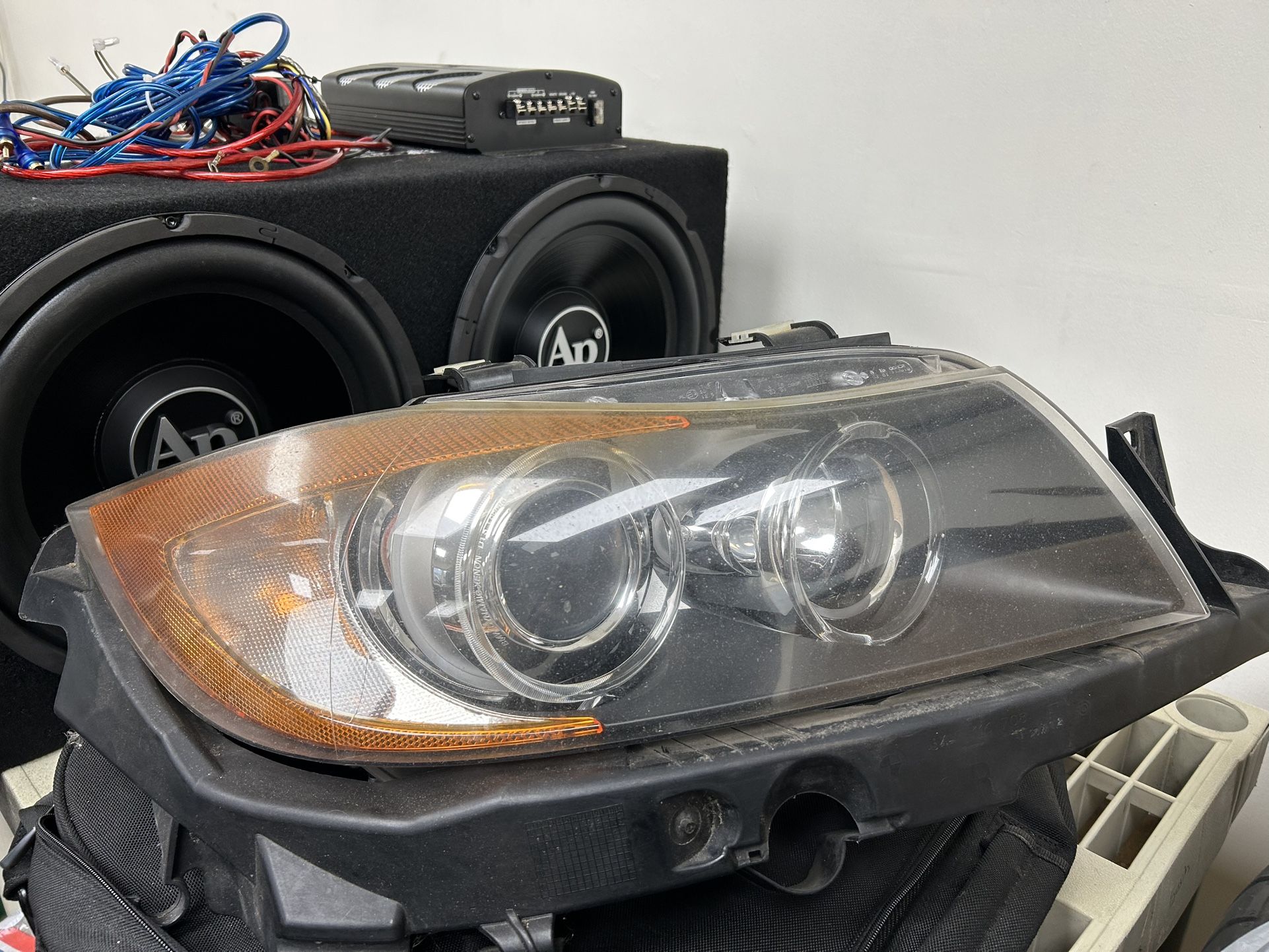BMW 3 Series Headlight Right Passenger Side