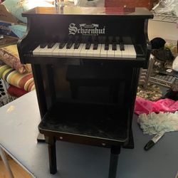 Schoentrut Toy Piano 