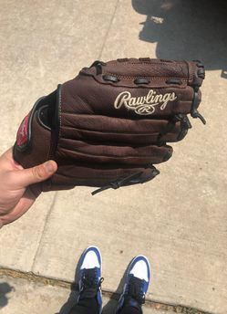 Rawlings baseball/ softball glove