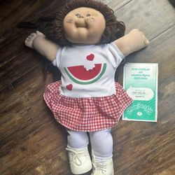 VINTAGE 1982 Cabbage Patch Doll With Adoption Papers. 