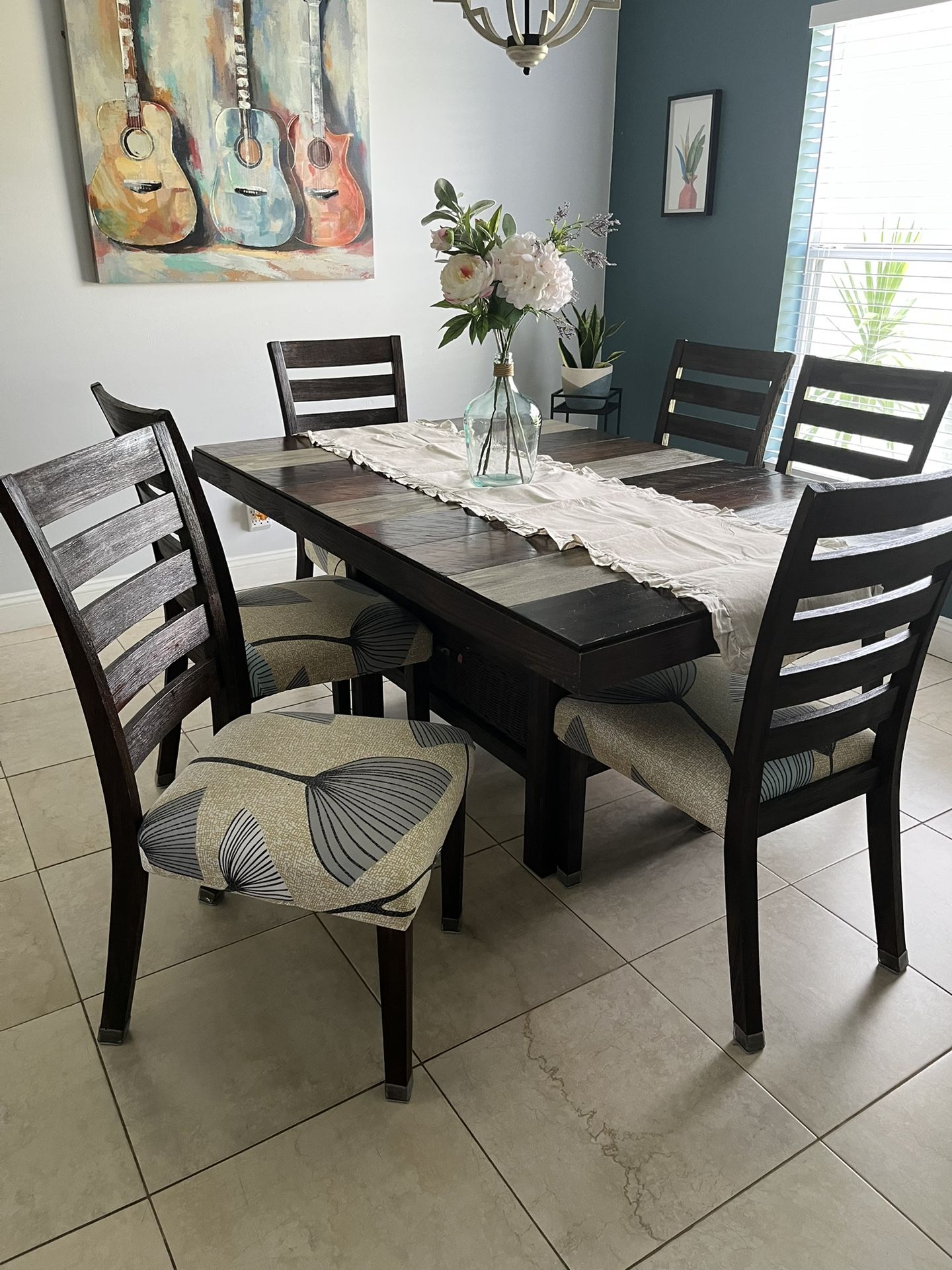 6 Dinning Room Chairs (only Chairs, Table not Included)