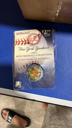 New York Yankees 2006 Mini Baseball