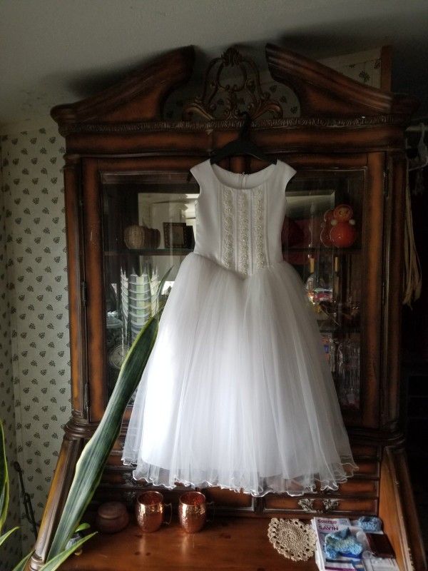 Flower Girl Dress. Size 5-6.