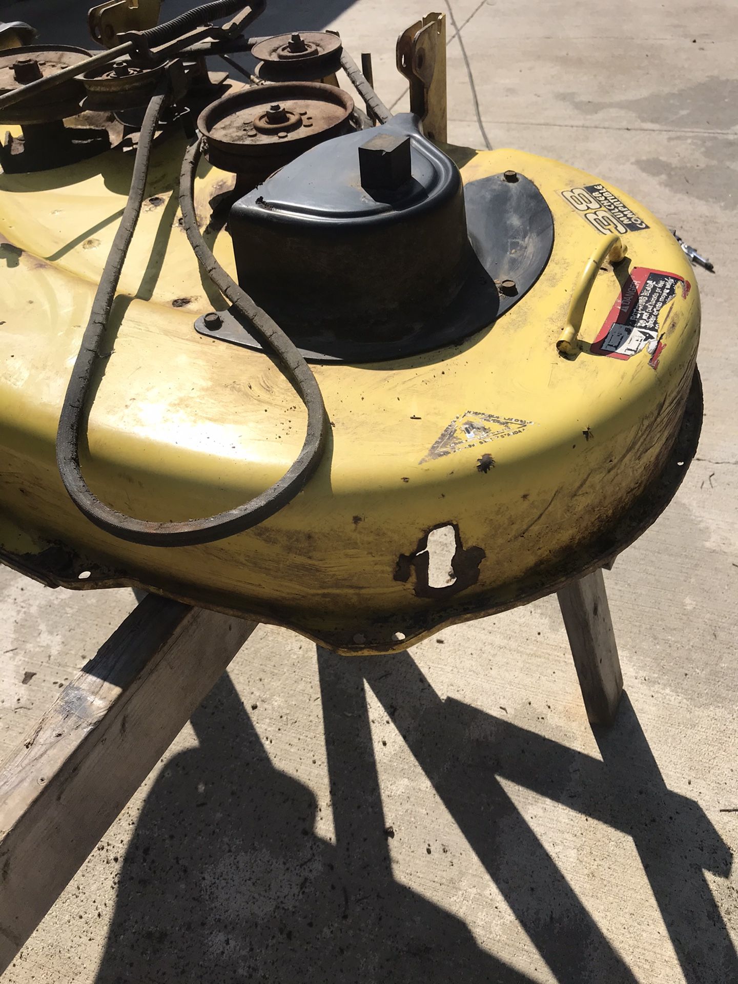 JOHN DEERE LT155 Mower deck
